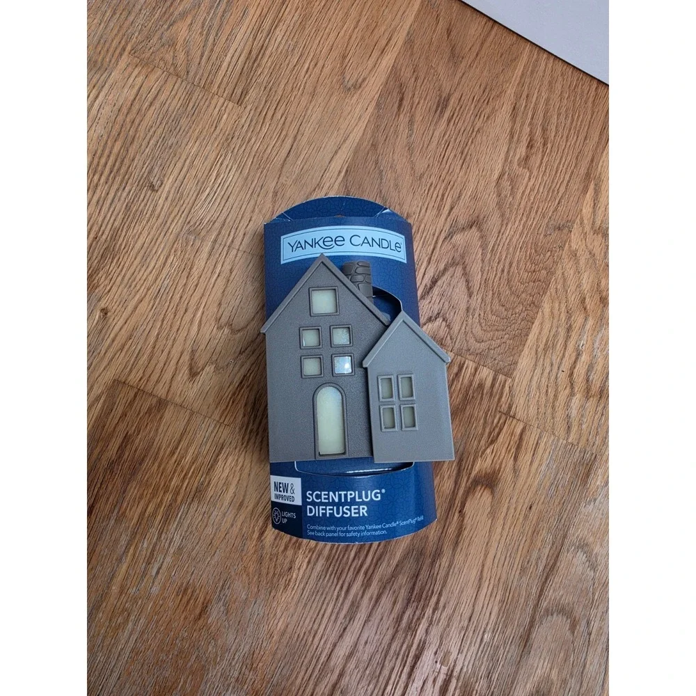 Yankee Candle Cottage House ScentPlug Diffuser Light Gray Discontinued